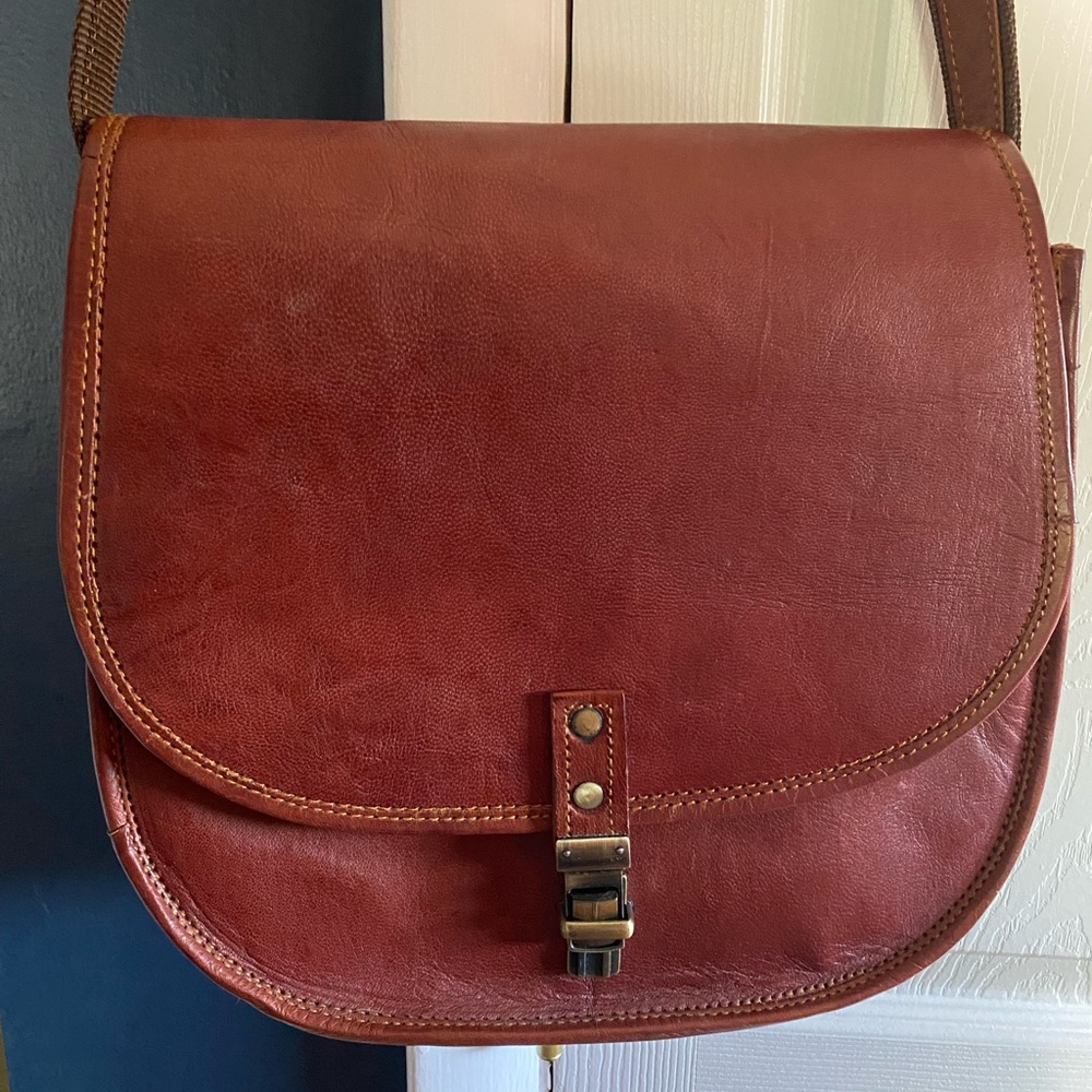 Urban leather saddle bag. Gorgeous barely used bag.